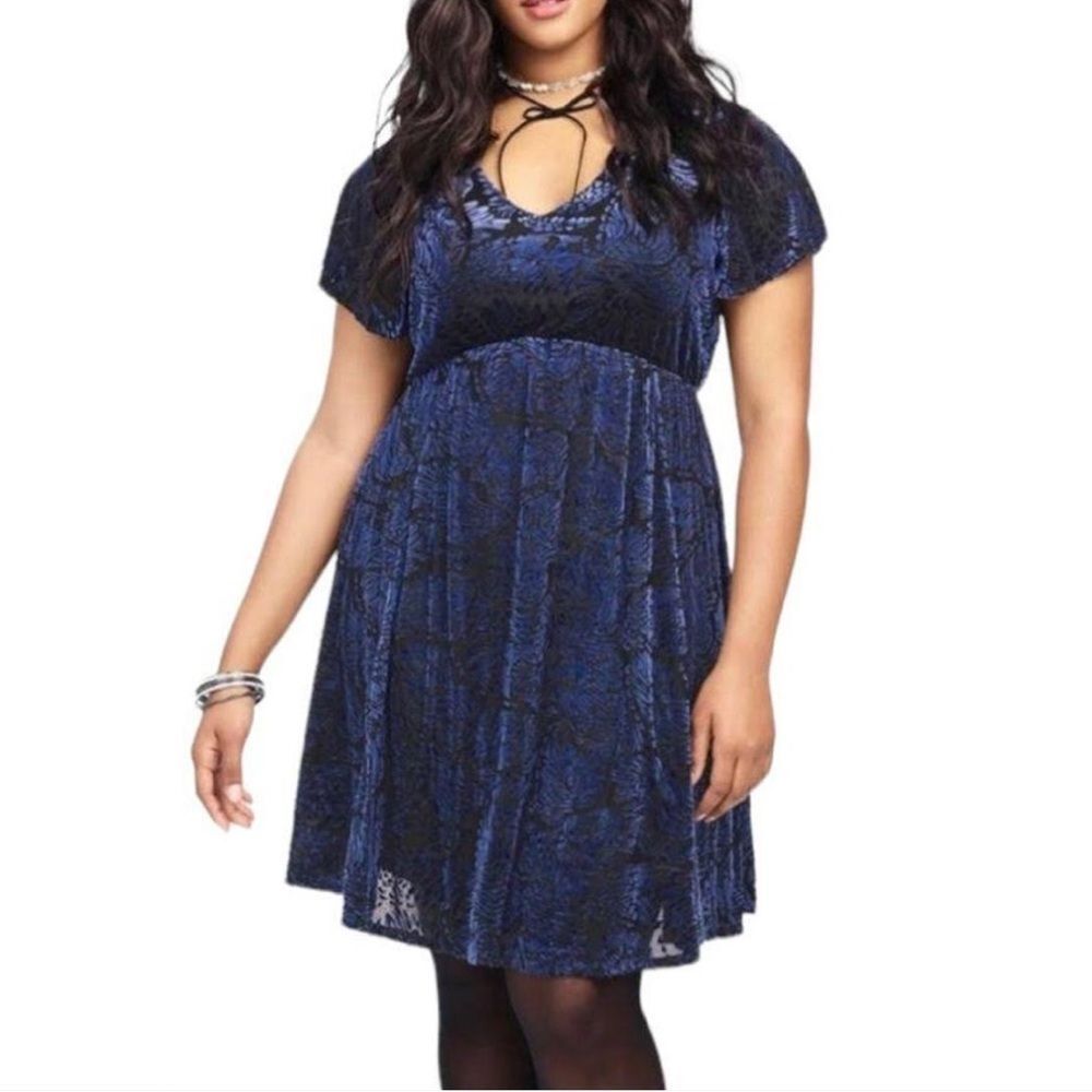 Torrid 3X Navy Blue Burnout Velvet Glam Midi Dress Keyhole Back Evening Party